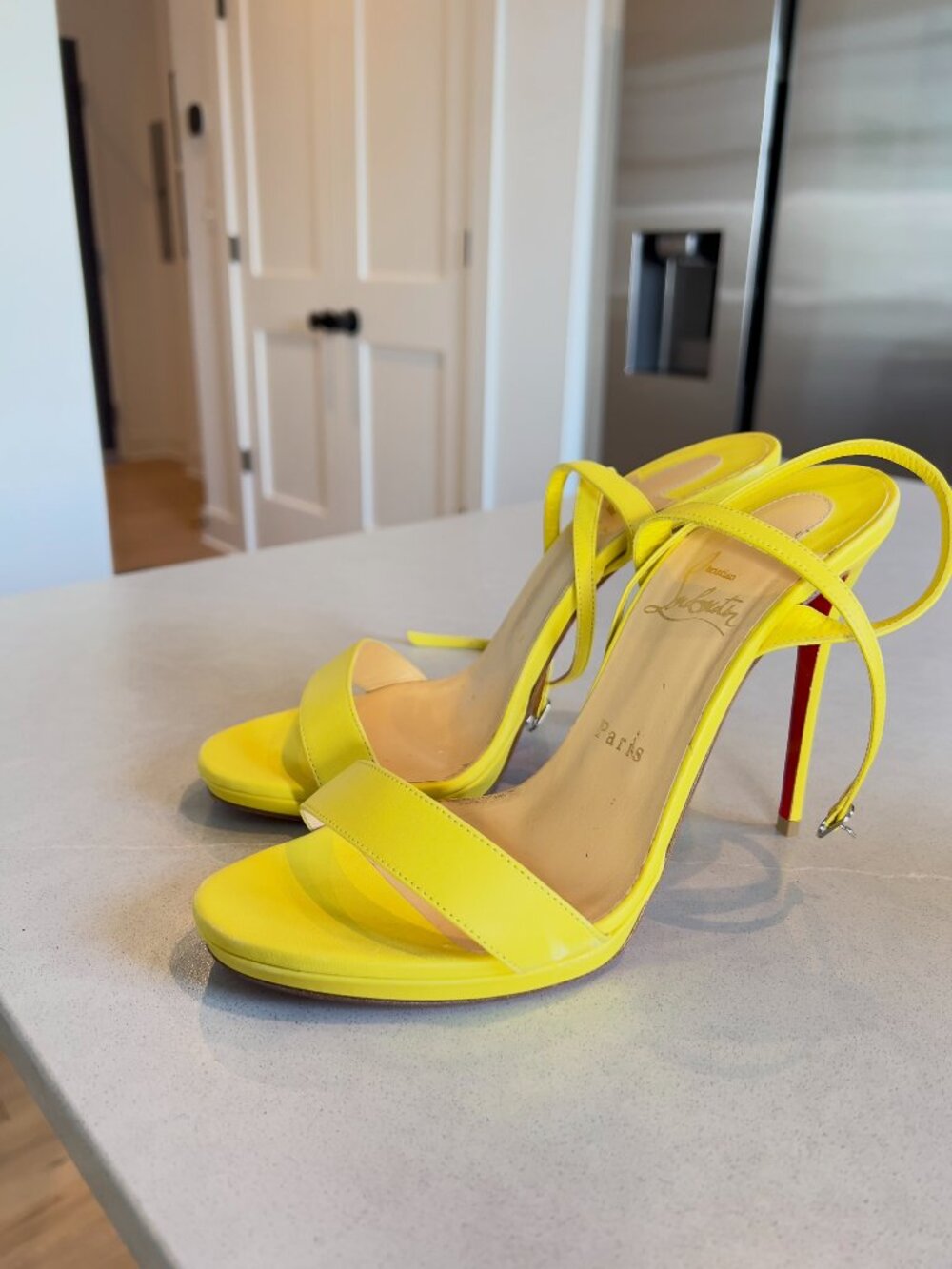 Christian Louboutin Loubi Queen 120 Yellow Nappa Ankle Strap Sandal Heel Pump 35